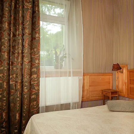 Sleep In 3*