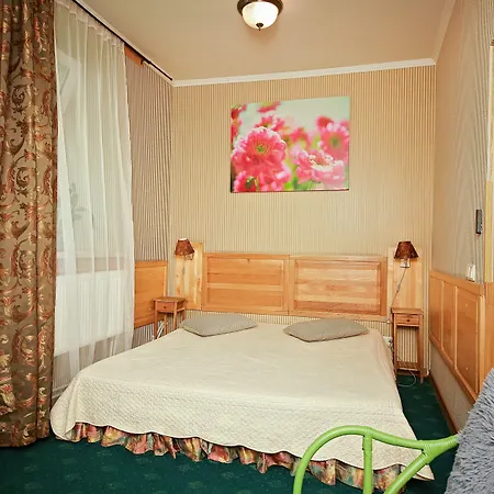 Sleep In 3*